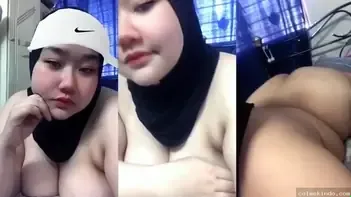 Bokep Jilbab ABG Viral TikTok Ngangkang Demi FYP
