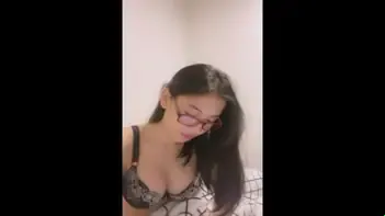 Live Show 76 Cewek Seksi Dientot Brutal Memek Banjir
