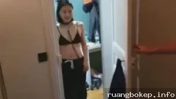 Pertama Kali Coba BDSM Ngentot Brutal Di Kamar Gelap